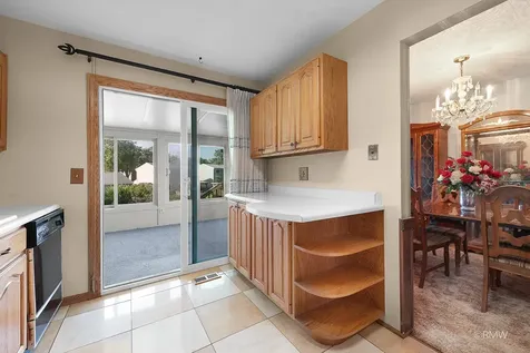 834 Edenwood Drive Roselle IL 60172