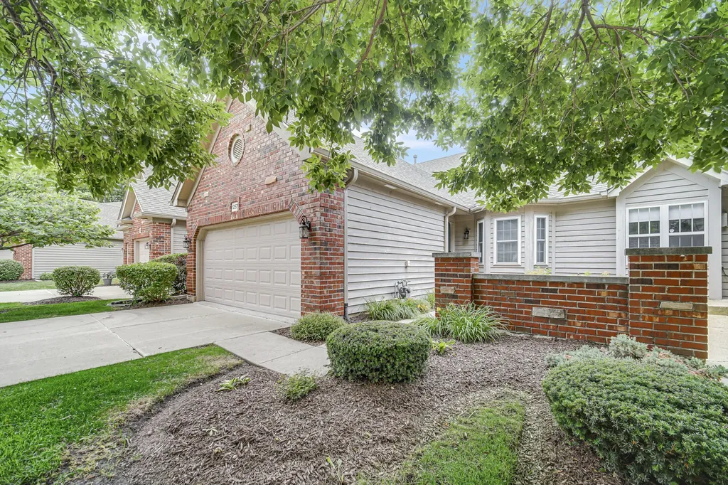 1257 Oakleaf Court Aurora IL 60506