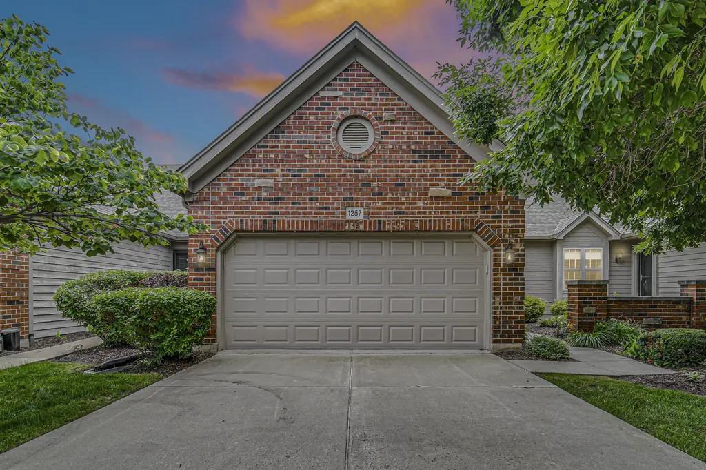 1257 Oakleaf Court Aurora IL 60506