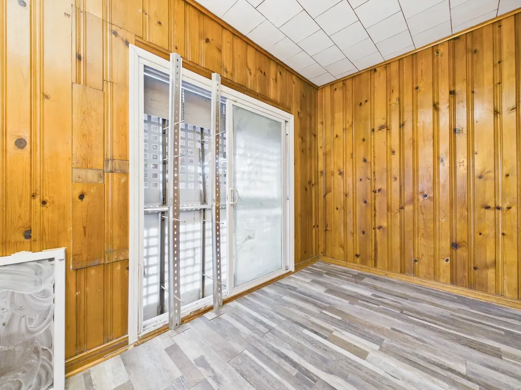 7826 South Paxton Avenue Chicago IL 60649
