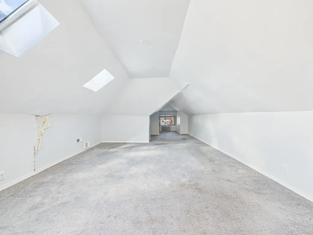 7826 South Paxton Avenue Chicago IL 60649