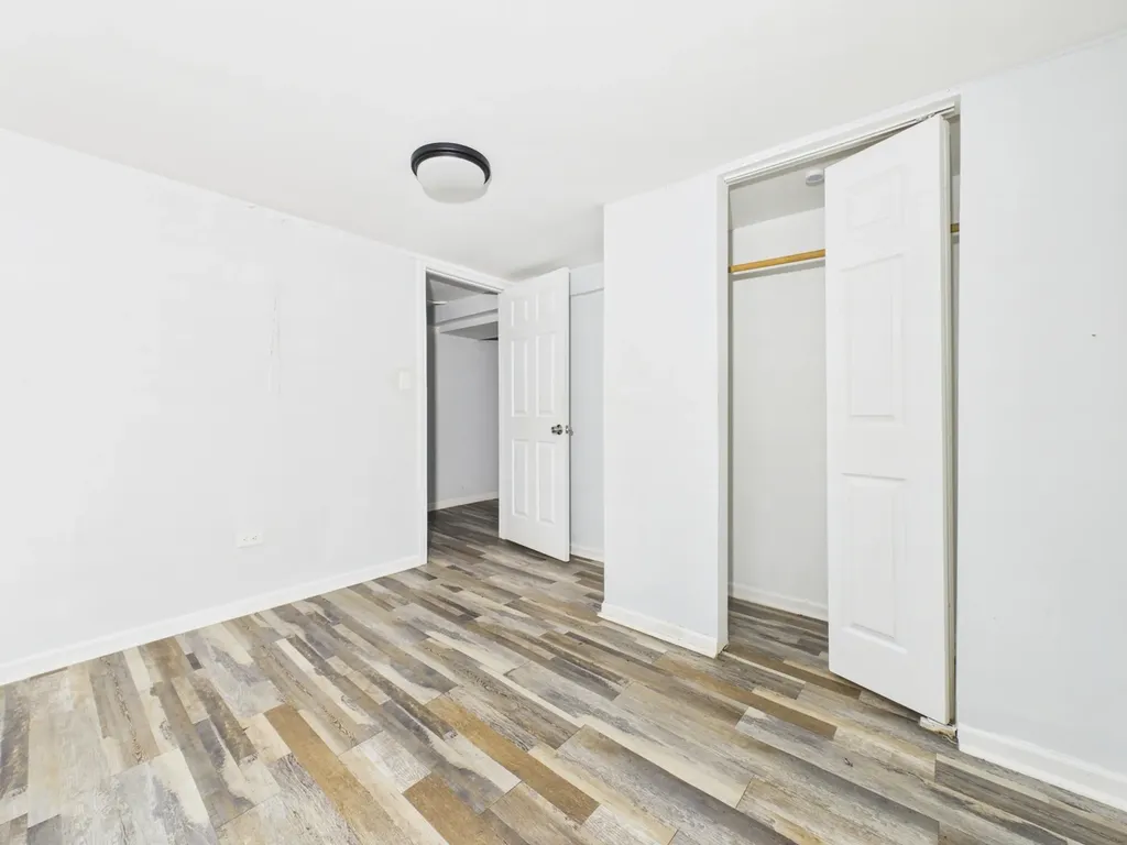 7826 South Paxton Avenue Chicago IL 60649
