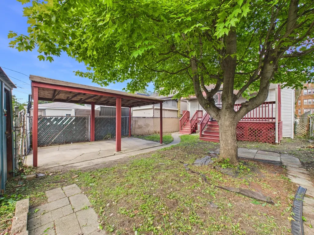 7826 South Paxton Avenue Chicago IL 60649