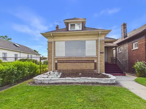7826 South Paxton Avenue Chicago IL 60649