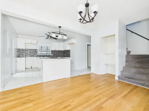 7826 South Paxton Avenue Chicago IL 60649