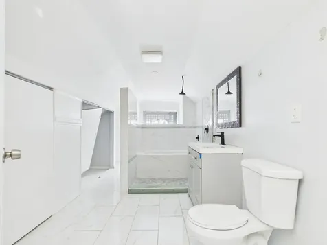 7826 South Paxton Avenue Chicago IL 60649