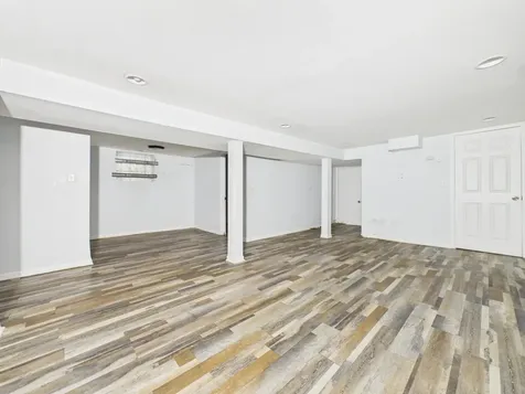 7826 South Paxton Avenue Chicago IL 60649