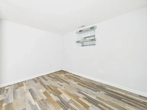 7826 South Paxton Avenue Chicago IL 60649