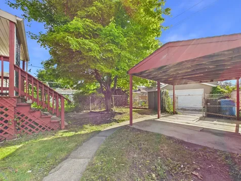 7826 South Paxton Avenue Chicago IL 60649