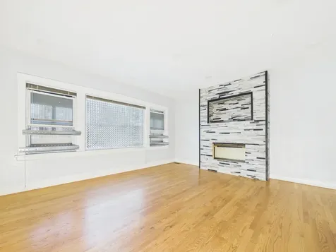 7826 South Paxton Avenue Chicago IL 60649