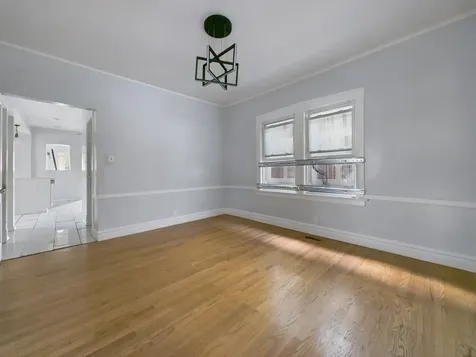7826 South Paxton Avenue Chicago IL 60649
