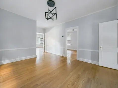 7826 South Paxton Avenue Chicago IL 60649