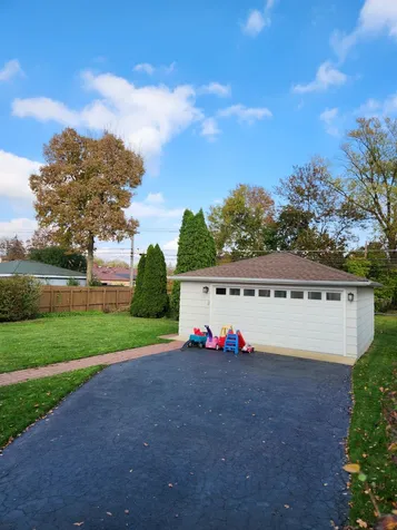 891 East Grant Drive Des Plaines IL 60016