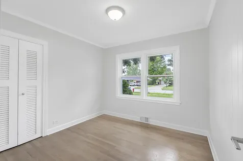 155 Cornell Avenue Des Plaines IL 60016
