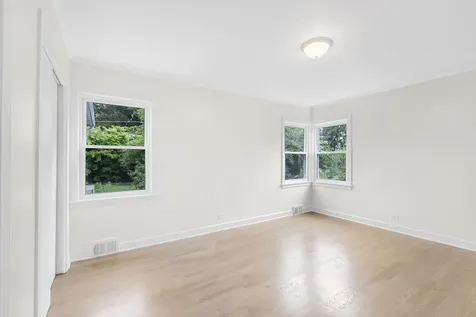 155 Cornell Avenue Des Plaines IL 60016
