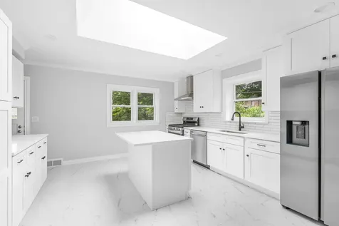155 Cornell Avenue Des Plaines IL 60016