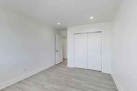 7250 North Western Avenue Chicago IL 60645