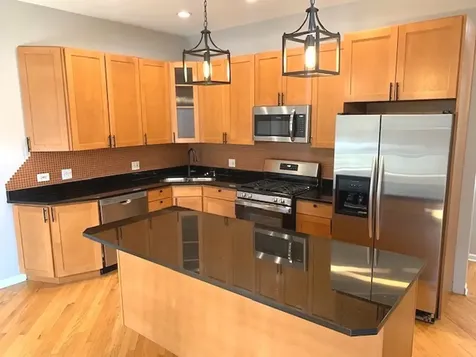 1327 West Walton Street Chicago IL 60642