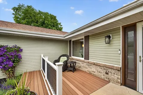 864 Campton Drive Rockford IL 61102