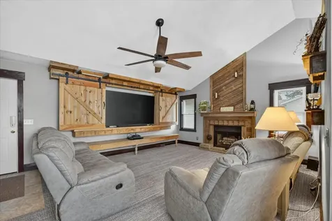 864 Campton Drive Rockford IL 61102