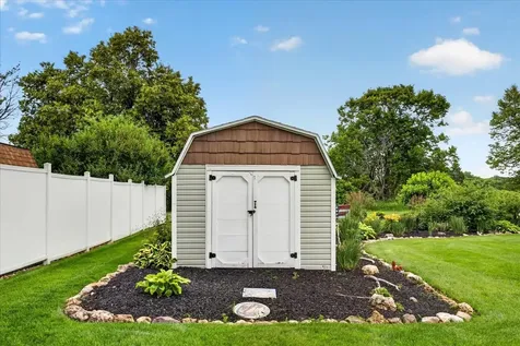 864 Campton Drive Rockford IL 61102