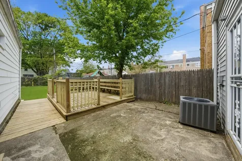 8720 South Richmond Avenue Evergreen Park IL 60805