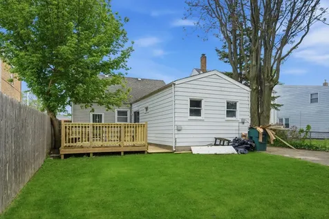 8720 South Richmond Avenue Evergreen Park IL 60805