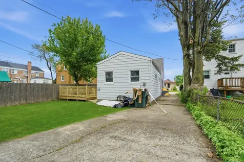 8720 South Richmond Avenue Evergreen Park IL 60805