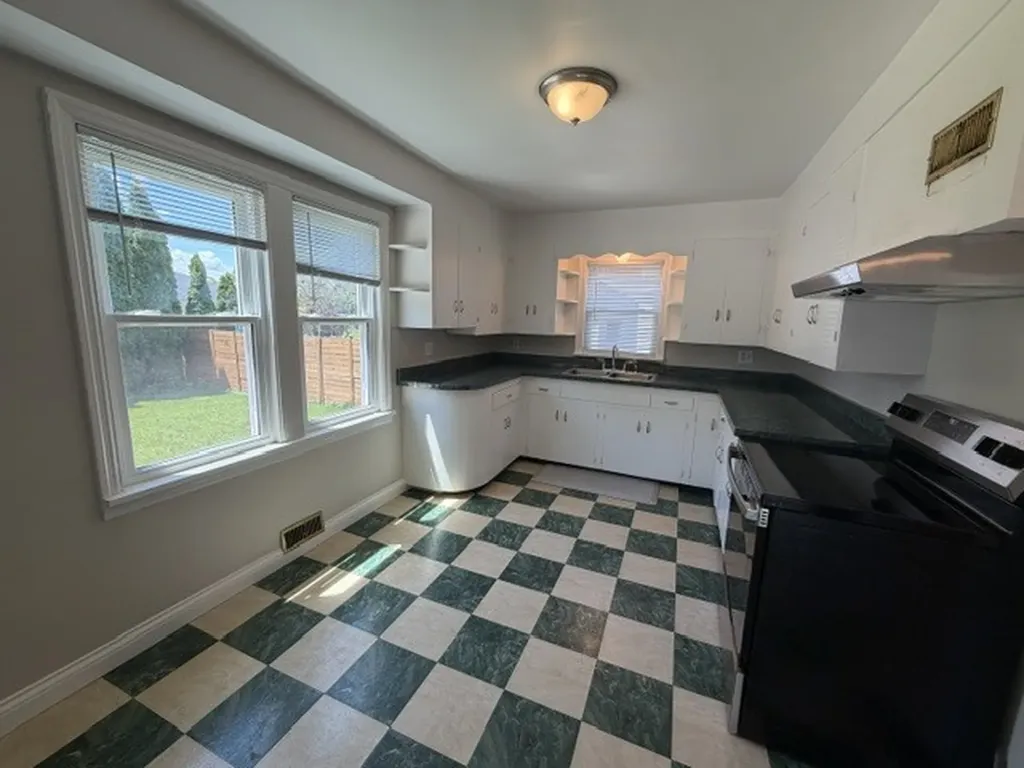 1530 Hill Avenue Wheaton IL 60187