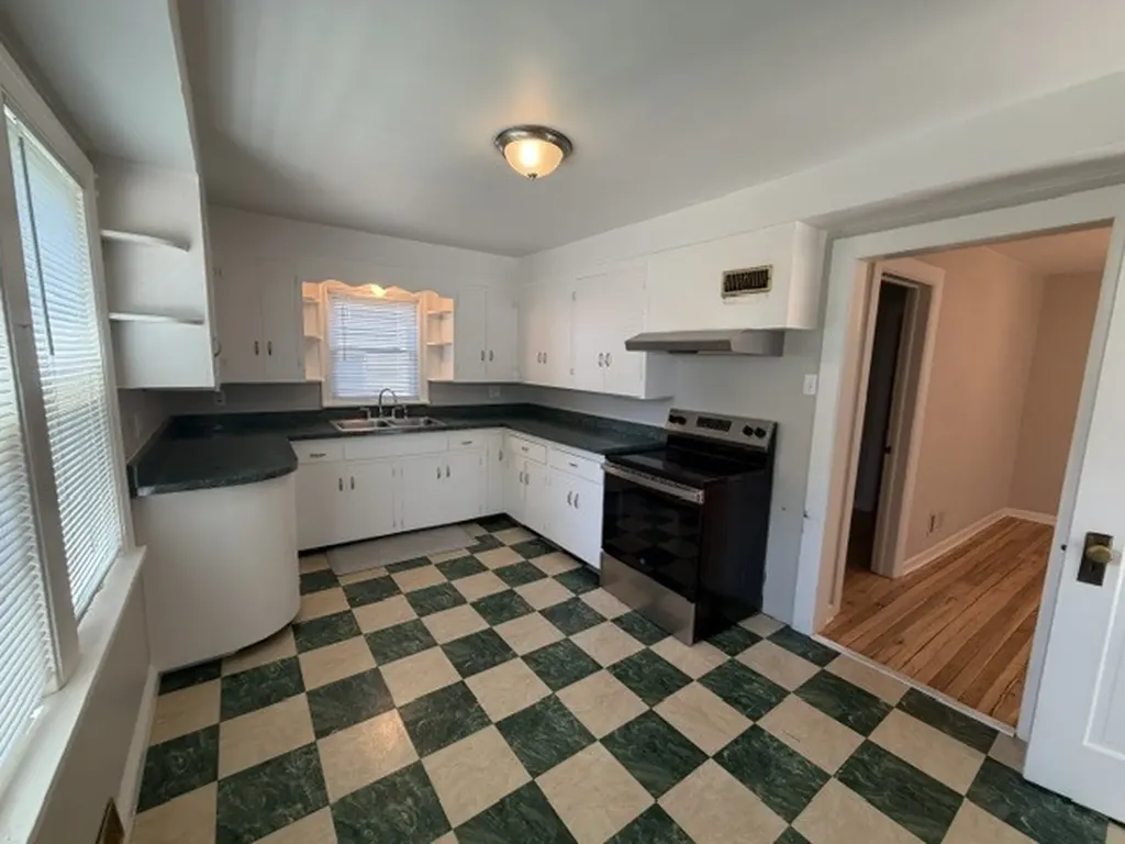1530 Hill Avenue Wheaton IL 60187