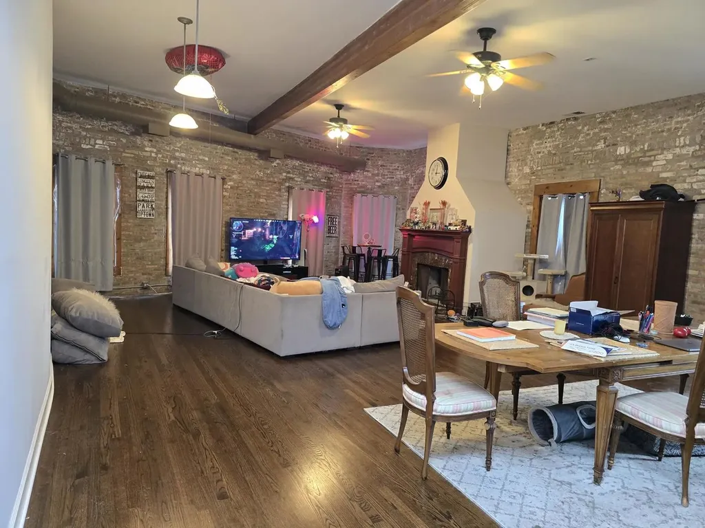 4263 North Lincoln Avenue Chicago IL 60618