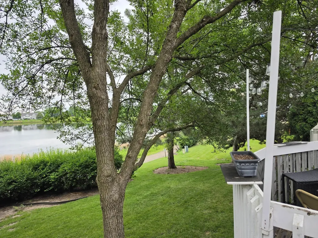 327 Shadybrook Lane Aurora IL 60504