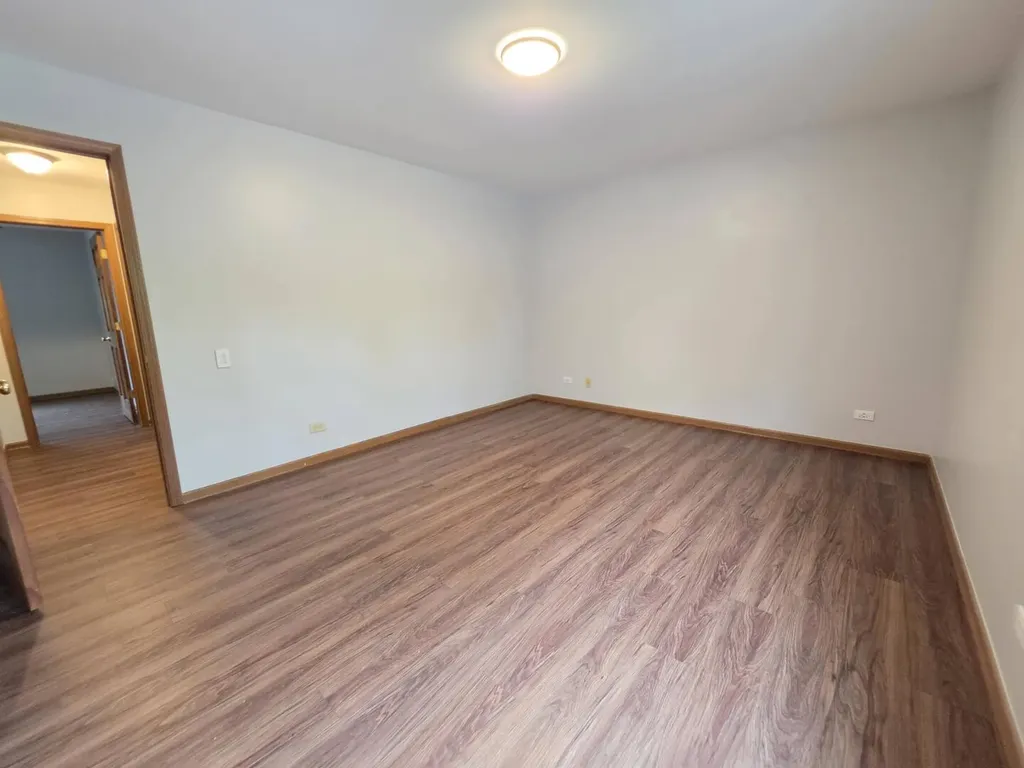 327 Shadybrook Lane Aurora IL 60504