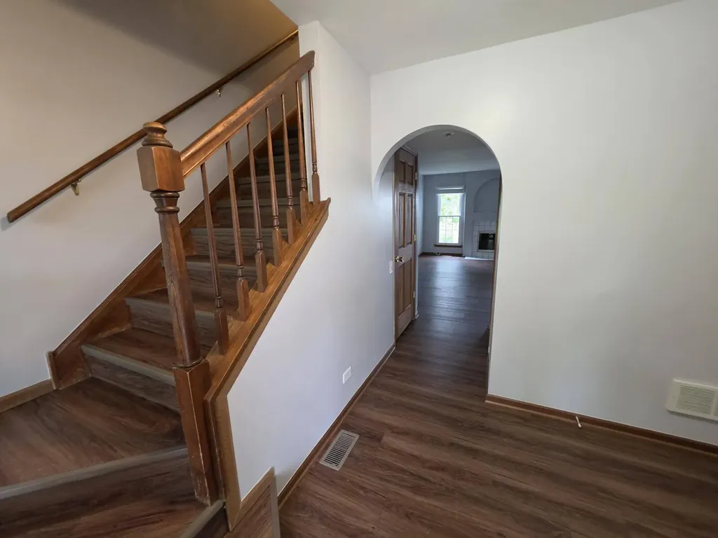 327 Shadybrook Lane Aurora IL 60504