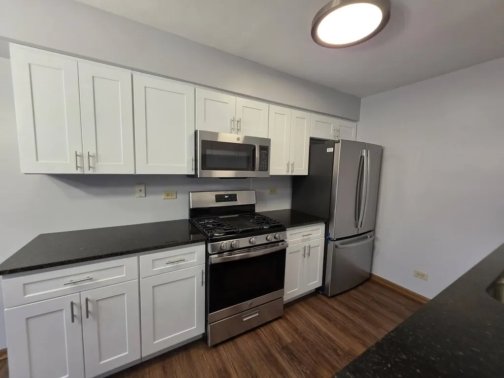327 Shadybrook Lane Aurora IL 60504