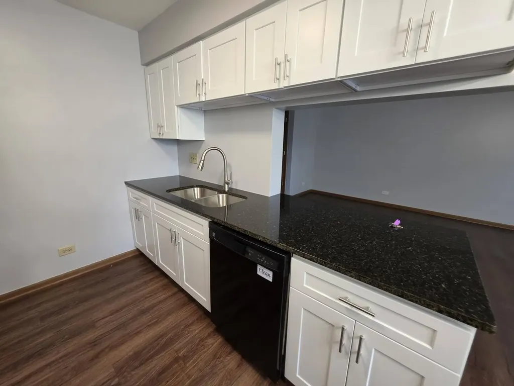 327 Shadybrook Lane Aurora IL 60504