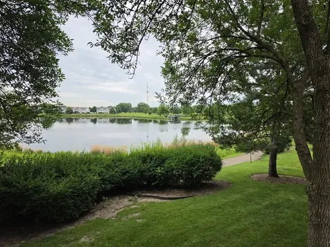327 Shadybrook Lane Aurora IL 60504