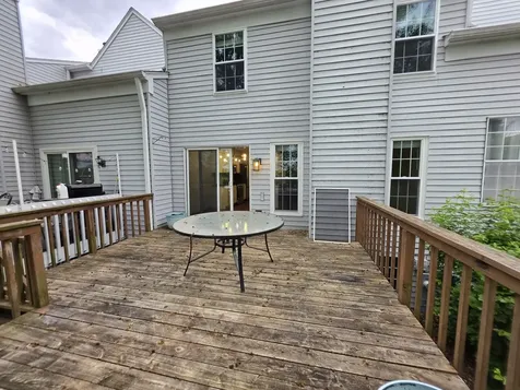 327 Shadybrook Lane Aurora IL 60504