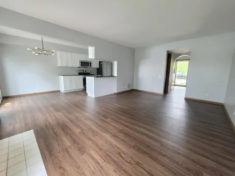 327 Shadybrook Lane Aurora IL 60504