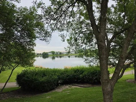 327 Shadybrook Lane Aurora IL 60504
