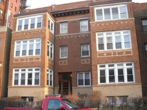 720 West Bittersweet Place Chicago IL 60613