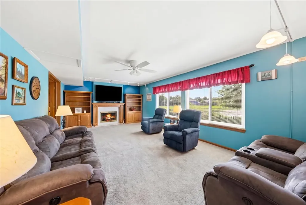 1161 Scarlet Oak Circle Aurora IL 60506
