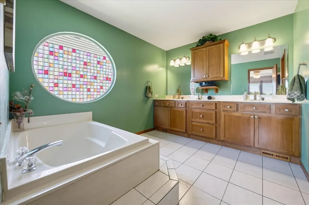 1161 Scarlet Oak Circle Aurora IL 60506