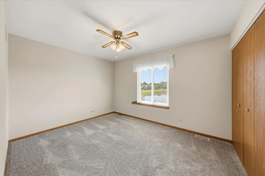1161 Scarlet Oak Circle Aurora IL 60506