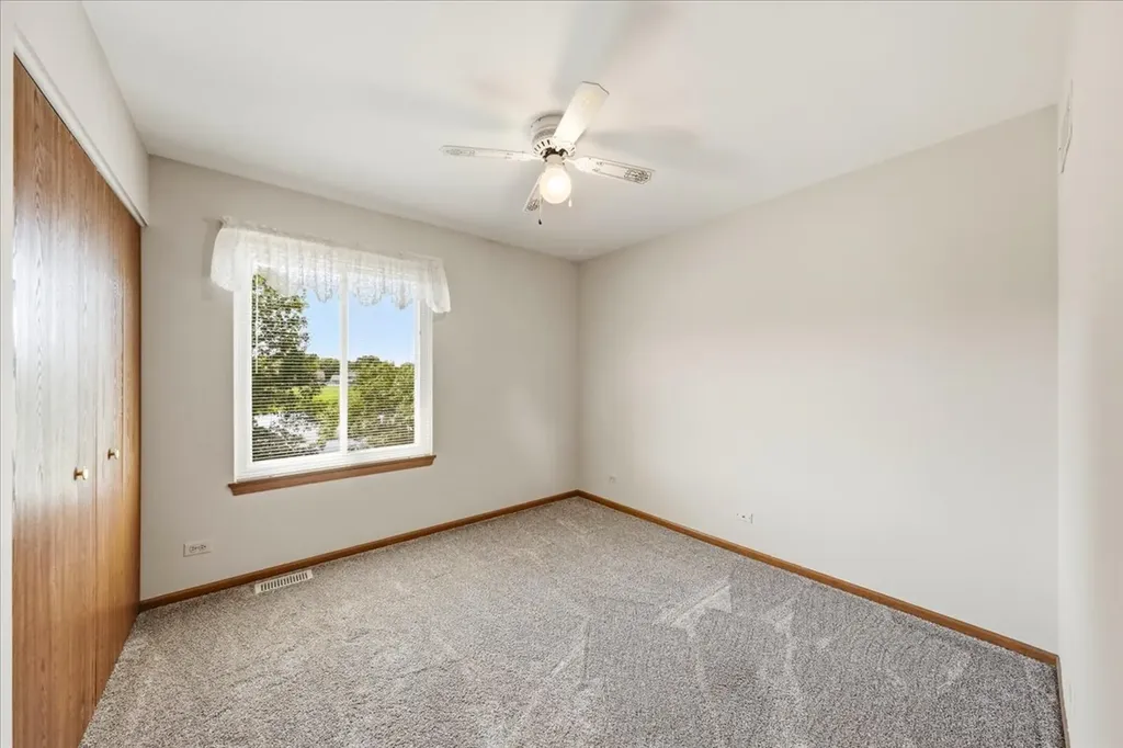1161 Scarlet Oak Circle Aurora IL 60506