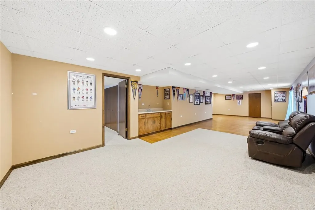 1161 Scarlet Oak Circle Aurora IL 60506