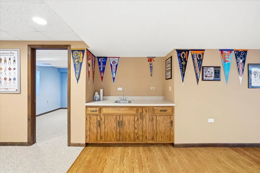 1161 Scarlet Oak Circle Aurora IL 60506