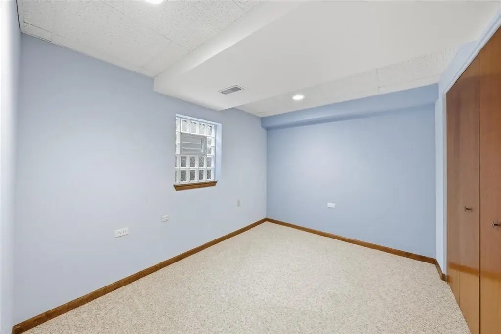 1161 Scarlet Oak Circle Aurora IL 60506