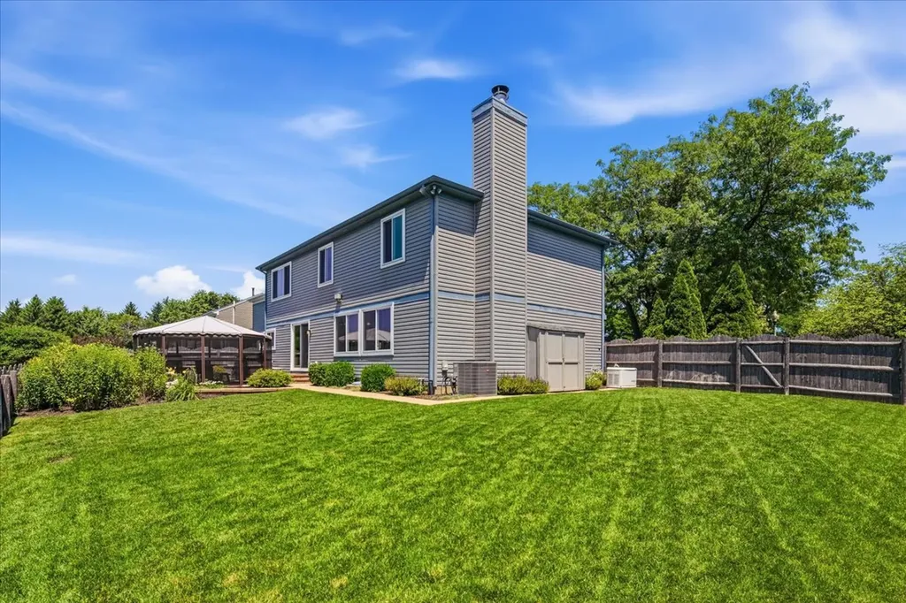 1161 Scarlet Oak Circle Aurora IL 60506