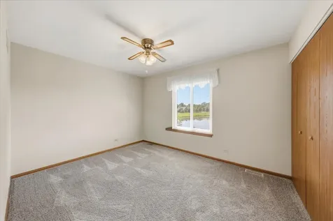 1161 Scarlet Oak Circle Aurora IL 60506
